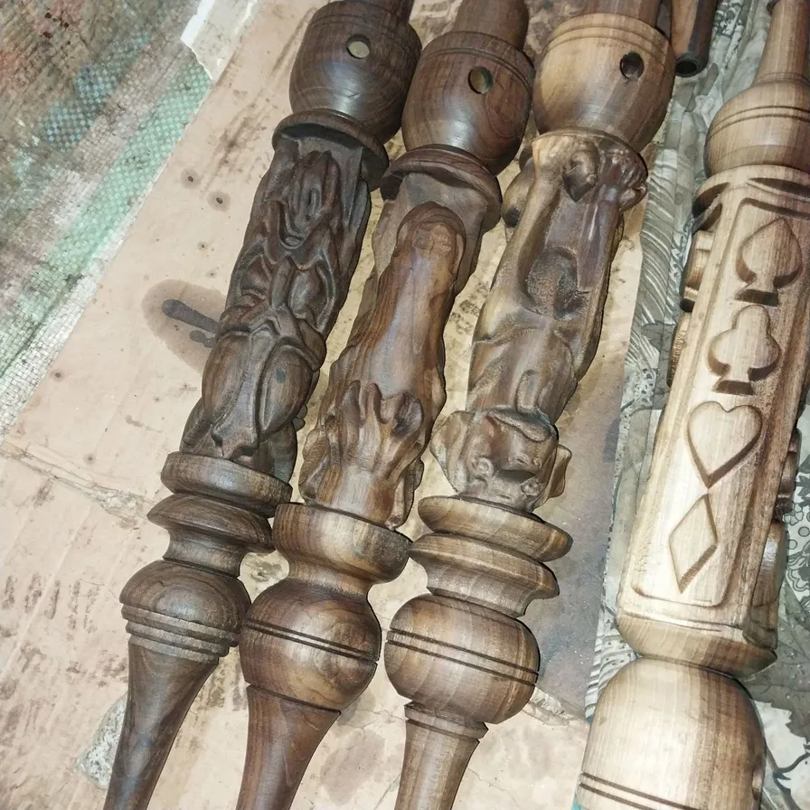 جسم نركيلة بنقش رموز الورق أو شعارك